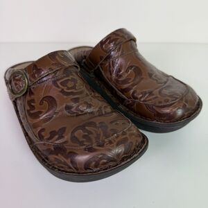 Alegria Brown Embossed Leather Floral Clog Mules Women's 38 Comfort Platform